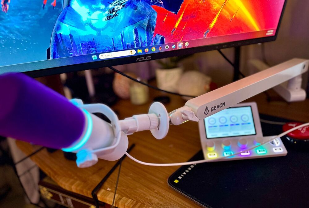 USB Broadcast Dynamic Mic for Streaming, Gaming, and Podcasting – BEACN